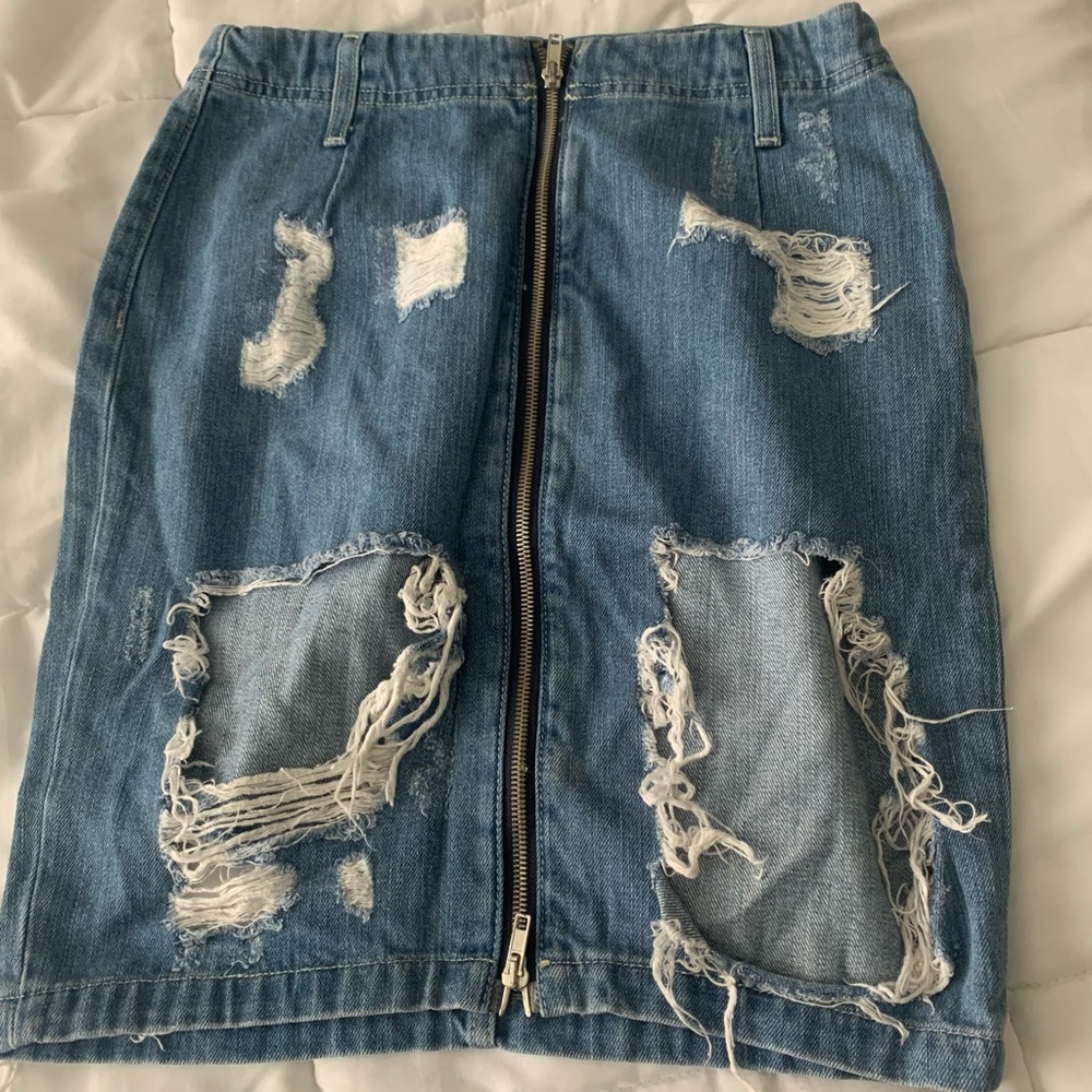 Distressed denim skirt with zipper detail